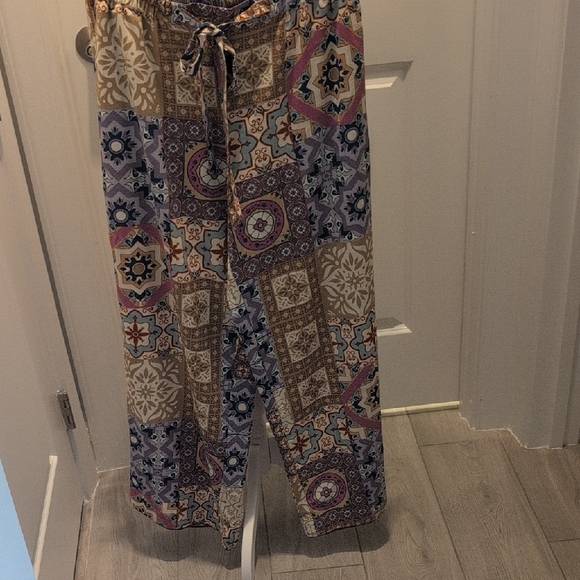 Multicolor Patterned Button-Up Shirt - Picture 4 of 11